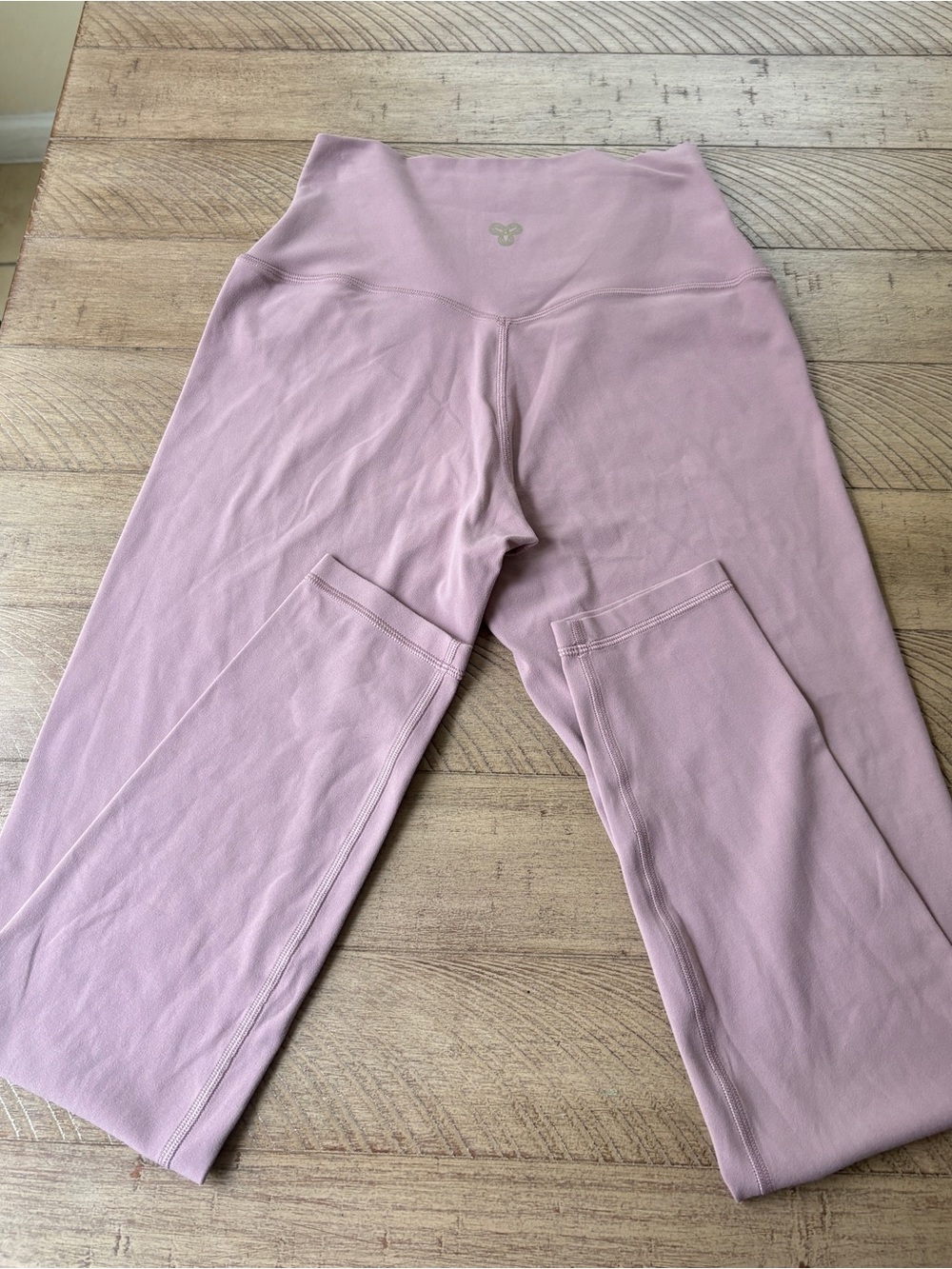Aritzia Mauve High-Rise Leggings - Picture 2 of 4